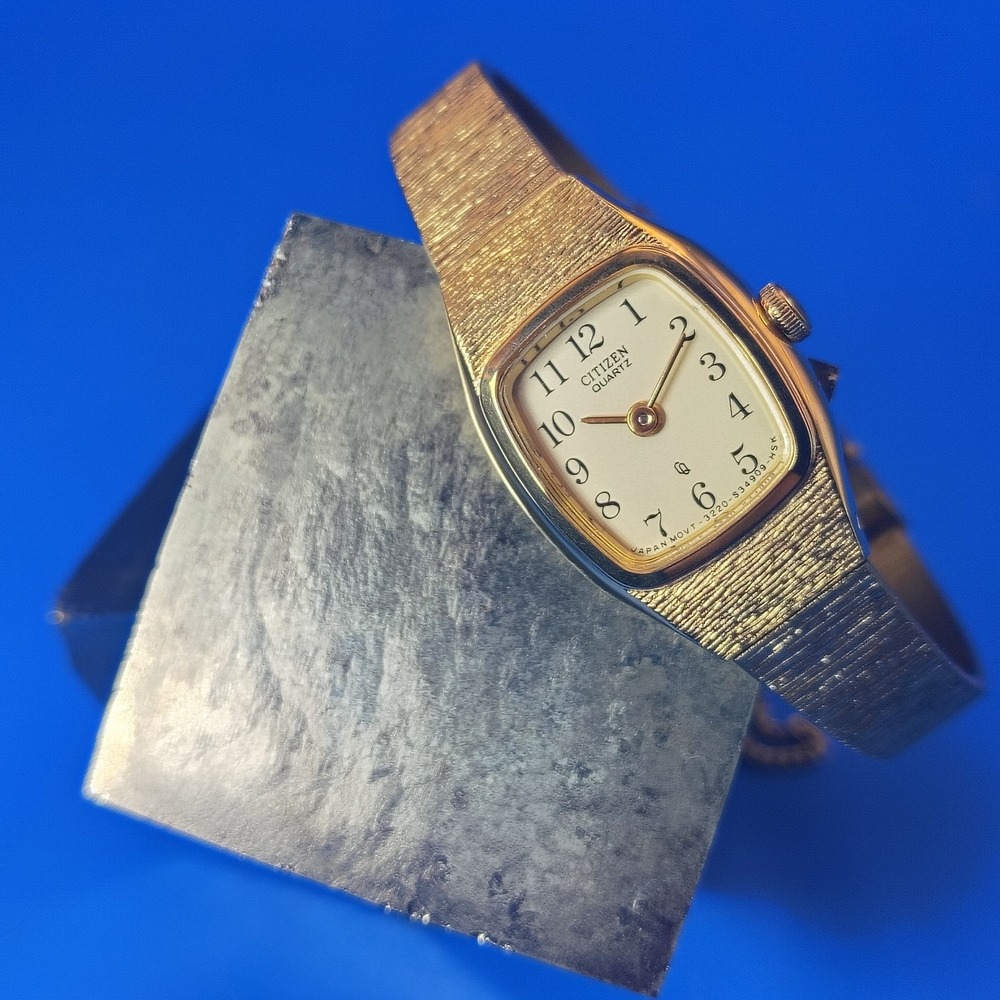Vintage 1986 Citizen Japanese Made 16mm Women's Quartz Cocktail Watch Size 4